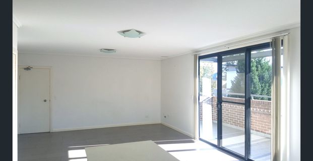 Spacious two-bedroom home - Photo 1