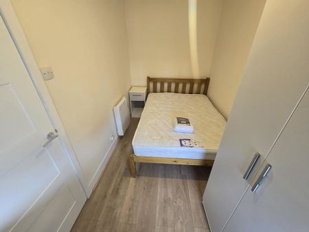 Jackson Terrace, top floor, AB24 - Photo 4