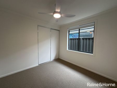 Modern 3-Bedroom Home in Munno Para Downs - Comfortable, Convenient & Contemporary! - Photo 4