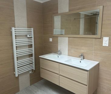 MAISON DE BOURG ENTIEREMENT RENOVEE AVEC JARDIN - Photo 4