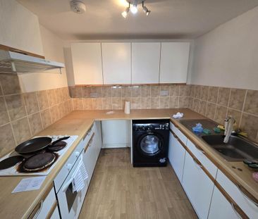2 bedroom flat to rent - Photo 3