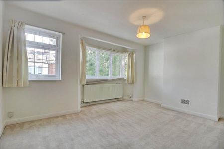 4 bedroom terraced house to rent - Photo 3