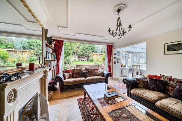 Friars Avenue, Whetstone, N20 - Photo 1