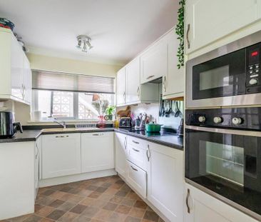 2 bedroom flat to rent - Photo 6