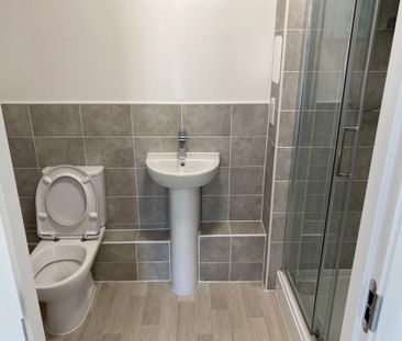 2 Bed Flat, St. Lukes Road, B5 - Photo 3