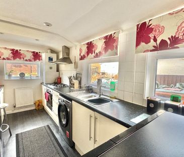4 bedroom house to rent - Photo 1