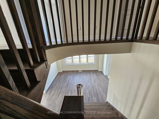 Detached Home For Lease | X8098916 - Photo 1