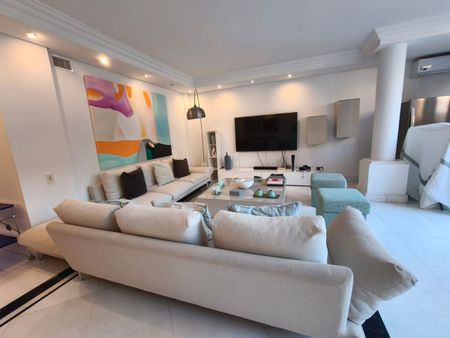 Apartamento de alquiler en Calle Edgar Neville, S/n, Puerto Banús - Photo 3