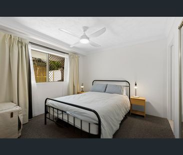 5/17 Lather Street, Southport, Qld 4215 - Photo 4
