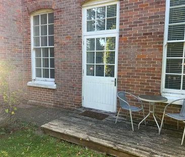 Knowle Avenue, Knowle, Fareham, PO17 - Photo 2