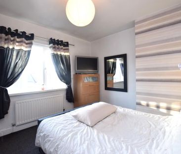 25 Bloomfield Crescent, Belfast, BT5 5AT - Photo 1