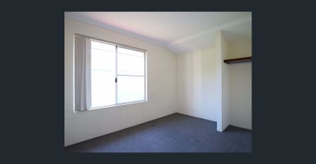 SPACIOUS VILLA - Photo 4