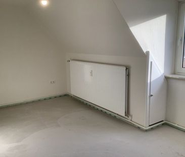 Lust auf Veränderung: sanierte 3-Zimmer- Dachgeschoss- Wohnung, sof... - Photo 3