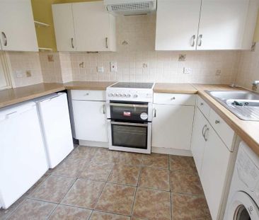 3 bedroom semi-detached house to rent - Photo 6