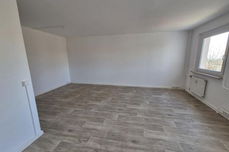 Wohnung mit Einbauküche und schönem Ausblick!! - Photo 2