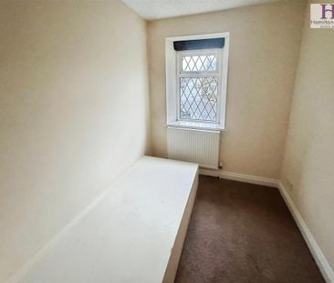 2 bedroom end of terrace house to rent - Photo 3