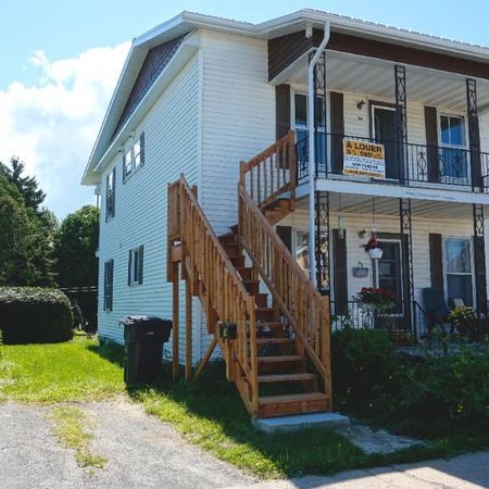 5.5 pres du marche public - Photo 3