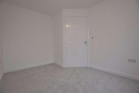 Field Maple Road, Ashchurch, Tewkesbury, Gloucestershire, GL20 - Photo 3