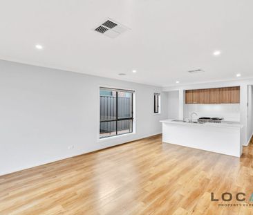 15 Agatha Way, Werribee, Vic 3030 - Photo 4