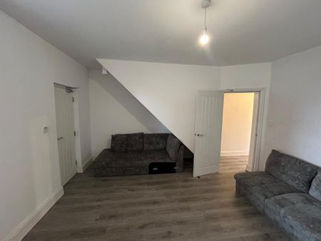 3 bedroom house share to rent - Photo 3