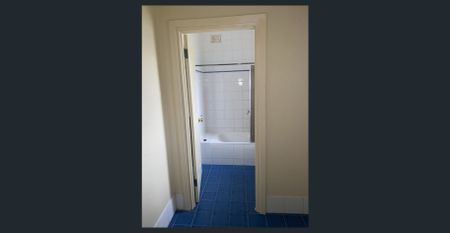 Tidy 3 Bedroom Home with Enclosed Yard - Photo 4