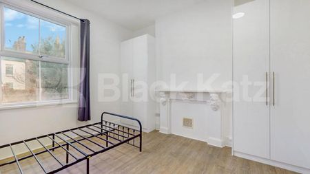 Newly refurbished large 3 bedroom property close to Caledonian Rd station - Photo 3