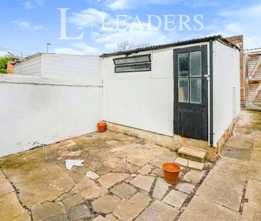 4 bedroom house to rent Percy Road, Southsea, PO4 - Photo 2