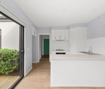 Modern unit! - Photo 3