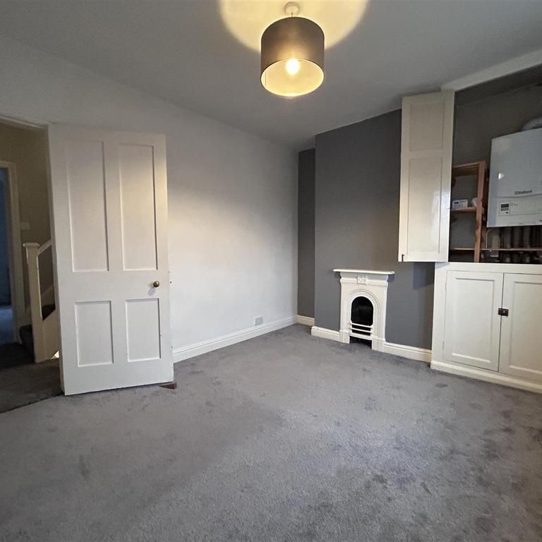 3 bedroom terraced house to rent - Photo 1