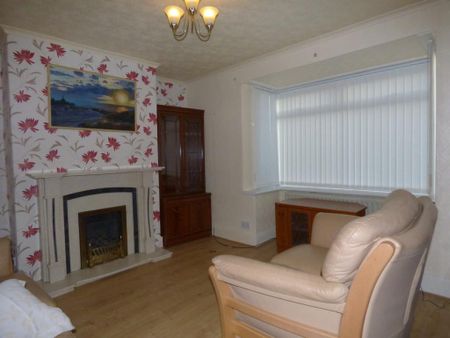 2 bedroom semi-detached house to rent - Photo 3