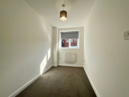 2 bedroom Ground Floor Flat to let - Photo 5