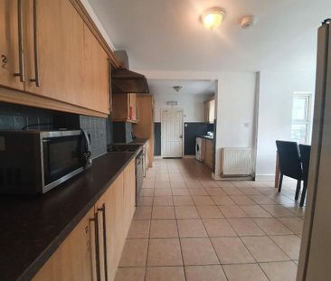 1 bedroom in a house share to rent - Photo 1