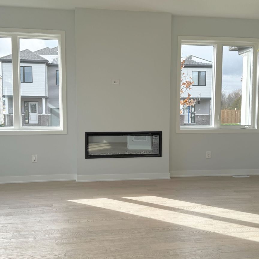 For Lease - 122 Tonic Crescent, Kanata, Ontario - Photo 1