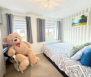 2 Bedroom House - Mid Terrace To Let - Photo 5