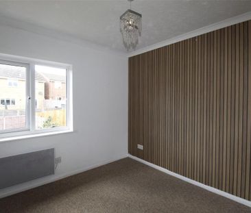 2 bedroom end of terrace house to rent - Photo 2