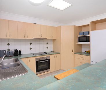 2/83 Kincaid Drive, Highland Park QLD 4211 - House For Rent | Domain - Photo 2