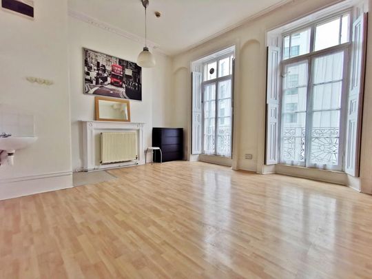 Studio to rent - Photo 1