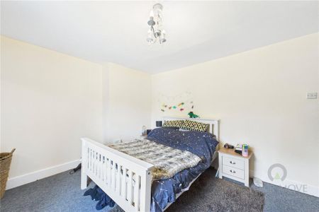 2 bedroom end of terrace house to rent - Photo 2