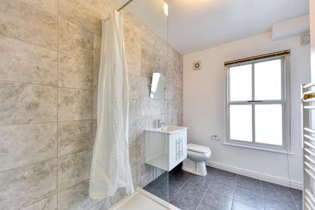 1 bedroom in a house share to rent - Photo 4