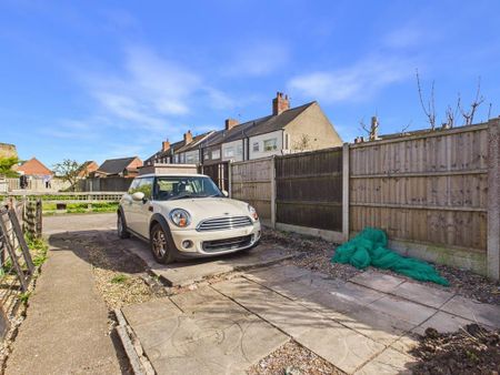 3 bedroom terraced house to rent - Photo 4
