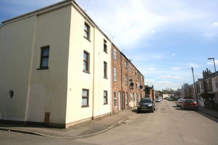 1 bedroom in a house share to rent - Photo 5