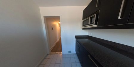 For Lease - 3717 Lakeshore Boulevard Unit# 1, Toronto, Ontario - Photo 3