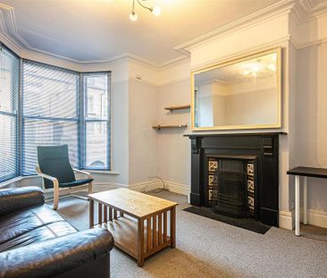 4 bedroom terraced house to rent - Photo 1