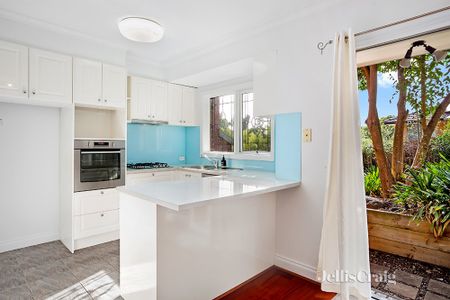 9 Piccadilly Close, Greensborough - Photo 5