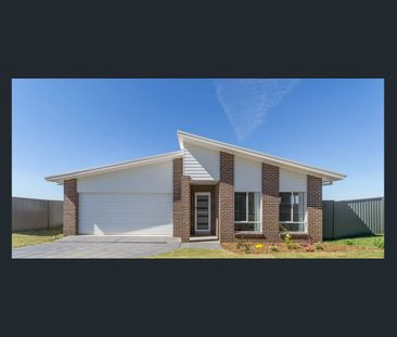 Space & Style in Family-Friendly Caerleon - Photo 1