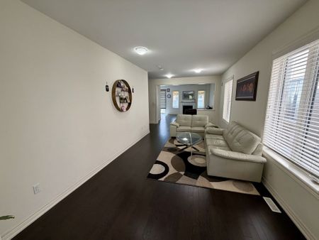 For Lease - 41 Oconnor Crescent, Brampton, Ontario - Photo 2