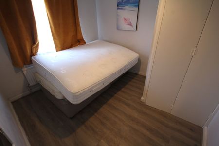 Rockingham Close, Uxbridge, UB8 - Photo 5