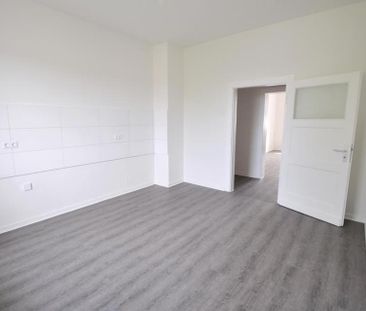 Große und moderne Wohnung mit Balkon! ++ - Photo 2