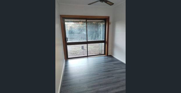 Spacious 3-Bedroom Home with Ample Parking – Available Now! - Photo 1