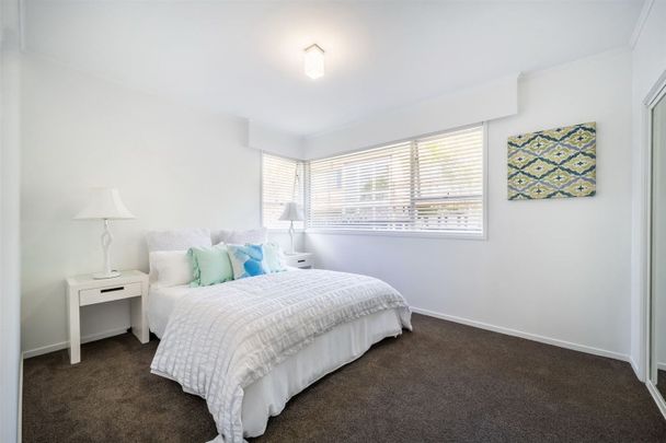 Beautifully Renovated Family Home in Sunnynook - Photo 1